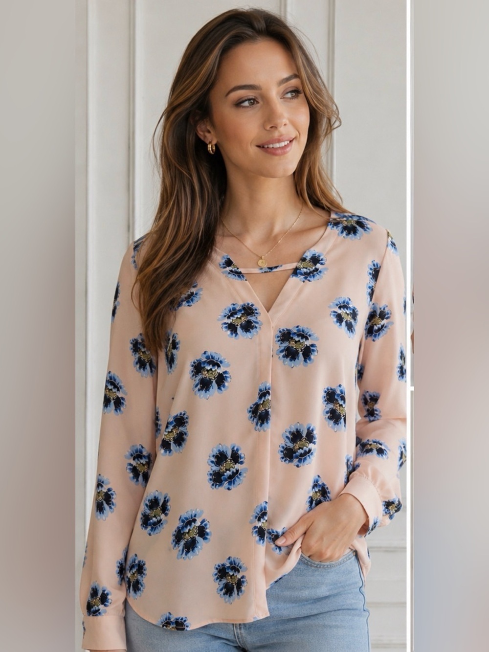 LOFT Blush Pink Blue Floral V-Neck Blouse Long Sleeve Feminine Top Large classic